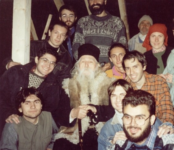 Fr. Cleopa with a group of orthodox students (5)