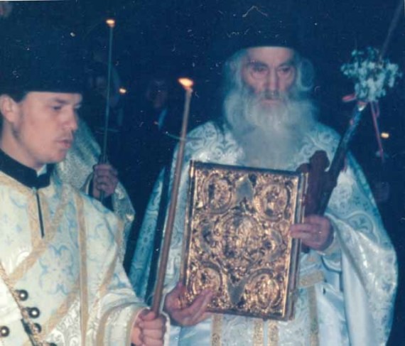Fr. Iustin during Divine Liturgy (13)