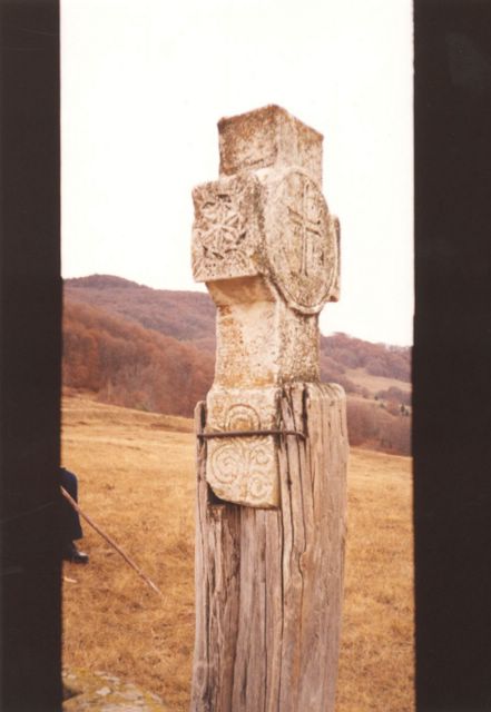 Cross (stone)