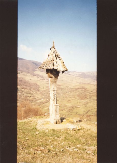 Cross from Dostina - 'Dealul Caselor' (hill of houses) in the back