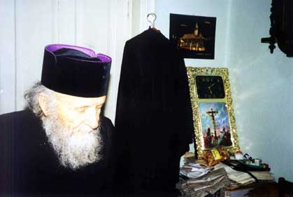 Mitrofor Priest Teofil Pandele - Rumania (1)