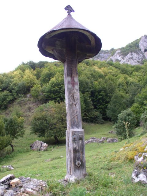 Cross - 'Sipote' village, 'Bedeleu' mount